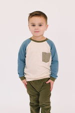 Load image into Gallery viewer, Bamboo Raglan Pullover in Flax + Tide
