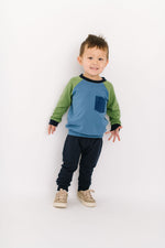 Load image into Gallery viewer, Bamboo Raglan Pullover in Pacific Colorblock
