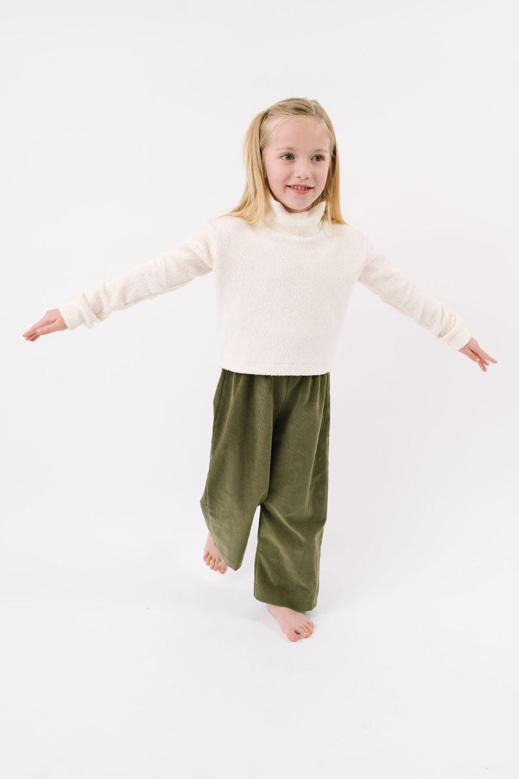 Funnel Cropped Sweatshirt in Cream Sherpa