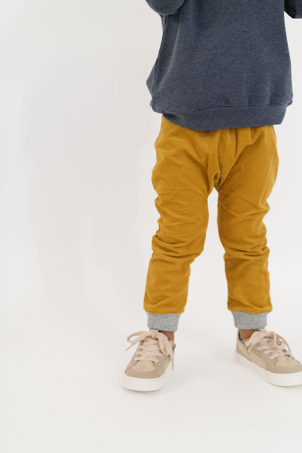 Corduroy Jogger in Gold
